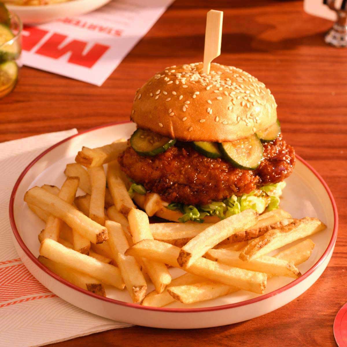 Edgell® Edgell Supa Crunch 9mm skin-on chips, Styled