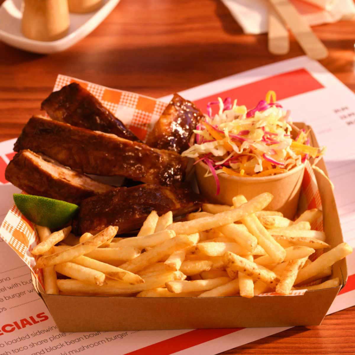 Edgell® Edgell Supa Crunch 9mm skin-on chips, In Use